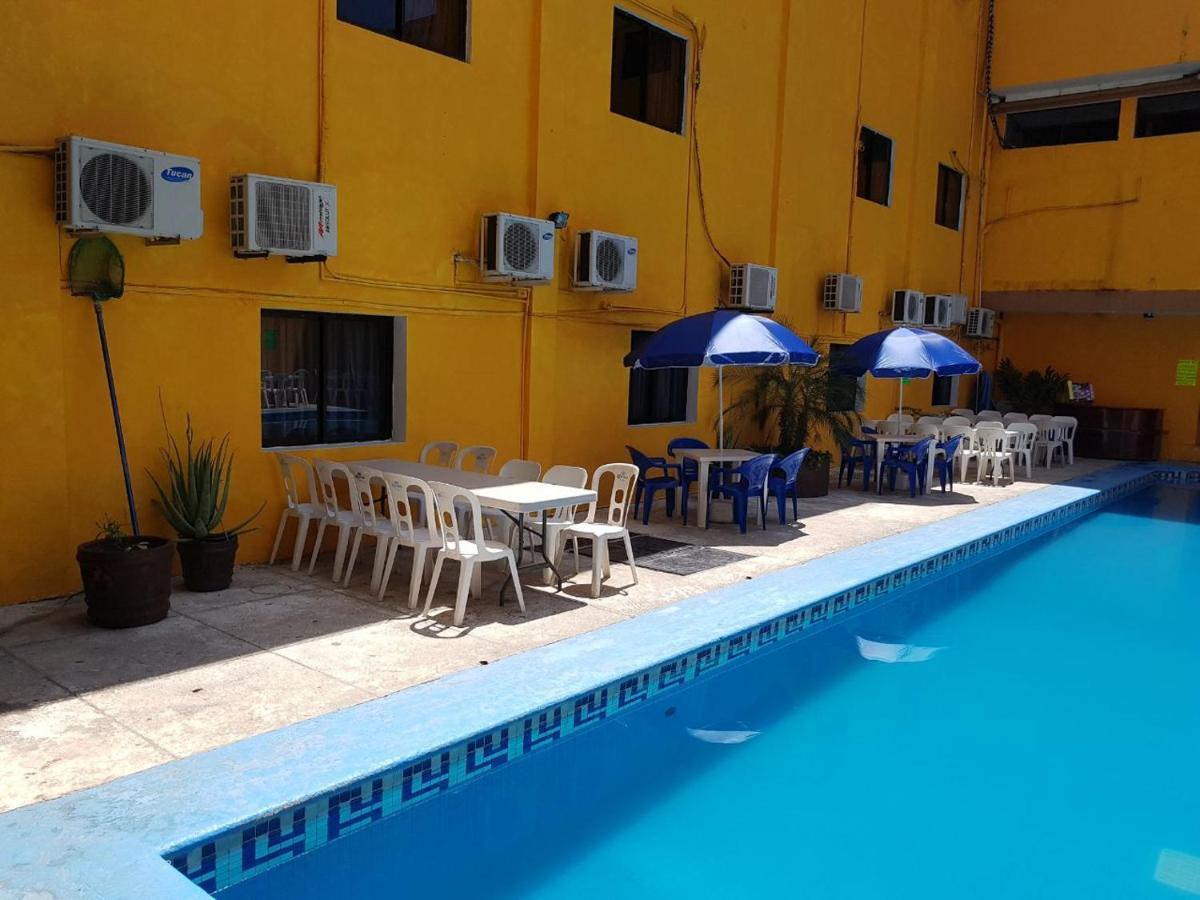 Hotel Arcos Del Parque Acayucan 外观 照片