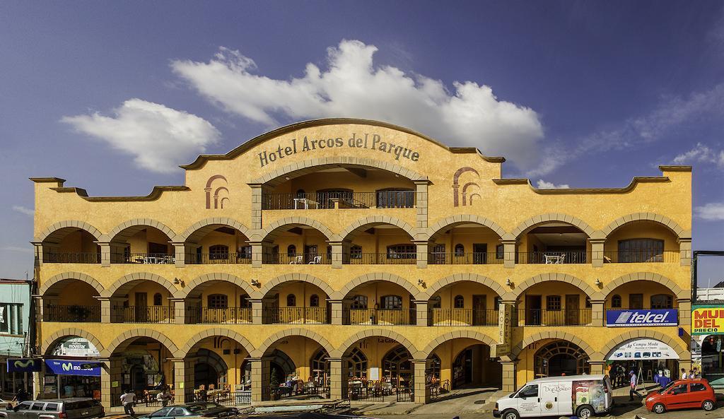 Hotel Arcos Del Parque Acayucan 外观 照片