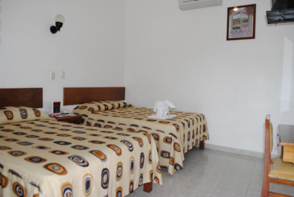 Hotel Arcos Del Parque Acayucan 客房 照片