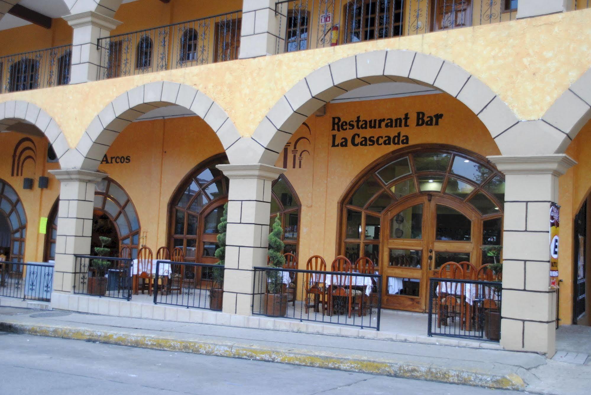 Hotel Arcos Del Parque Acayucan 外观 照片