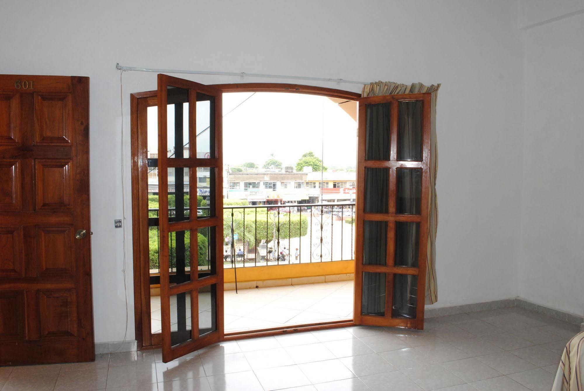 Hotel Arcos Del Parque Acayucan 外观 照片