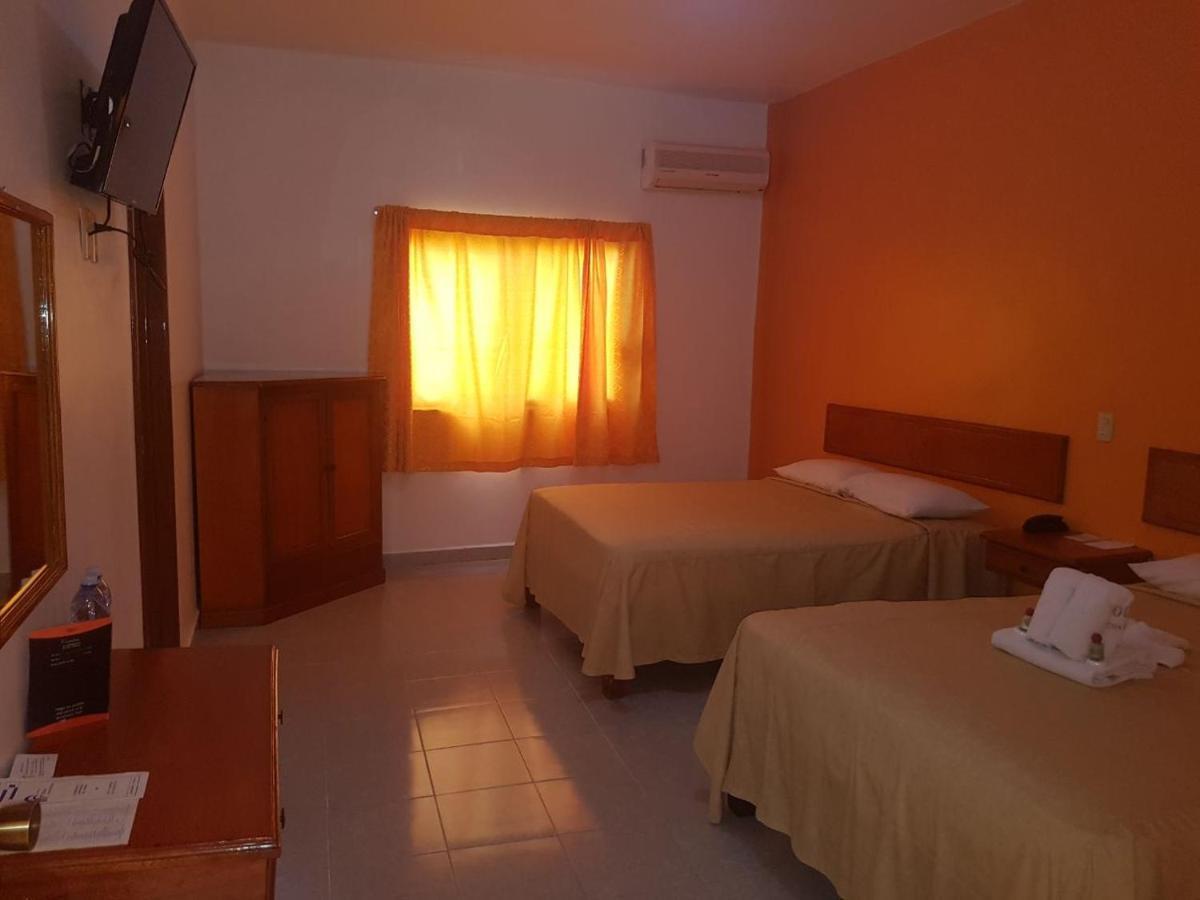 Hotel Arcos Del Parque Acayucan 外观 照片
