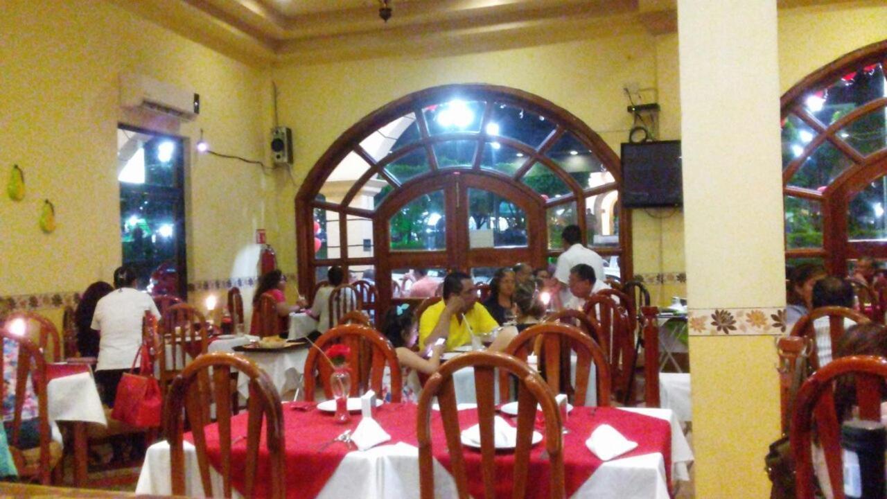 Hotel Arcos Del Parque Acayucan 外观 照片